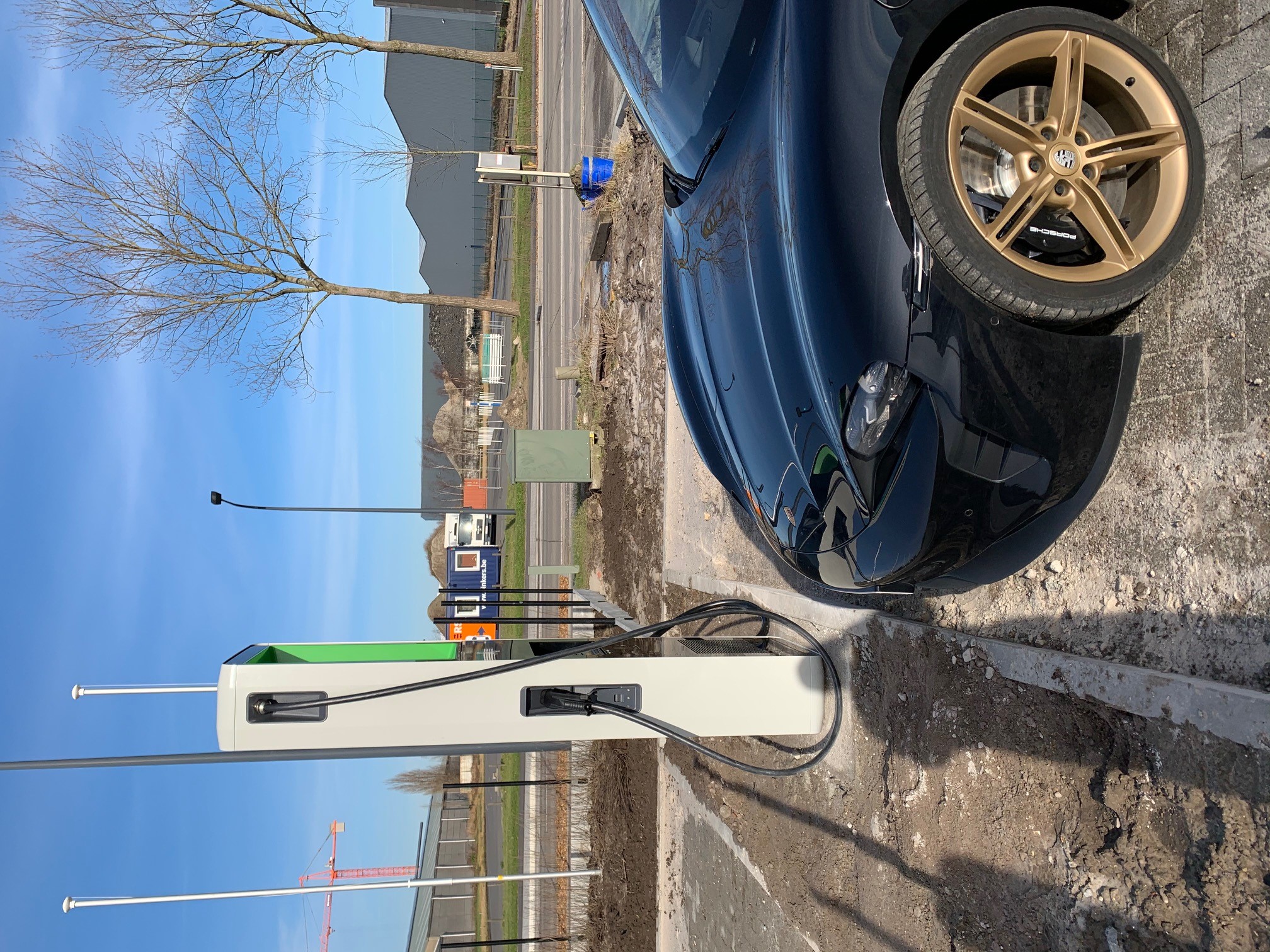 Ultra Fast Supercharger 320kW 920V by Raes