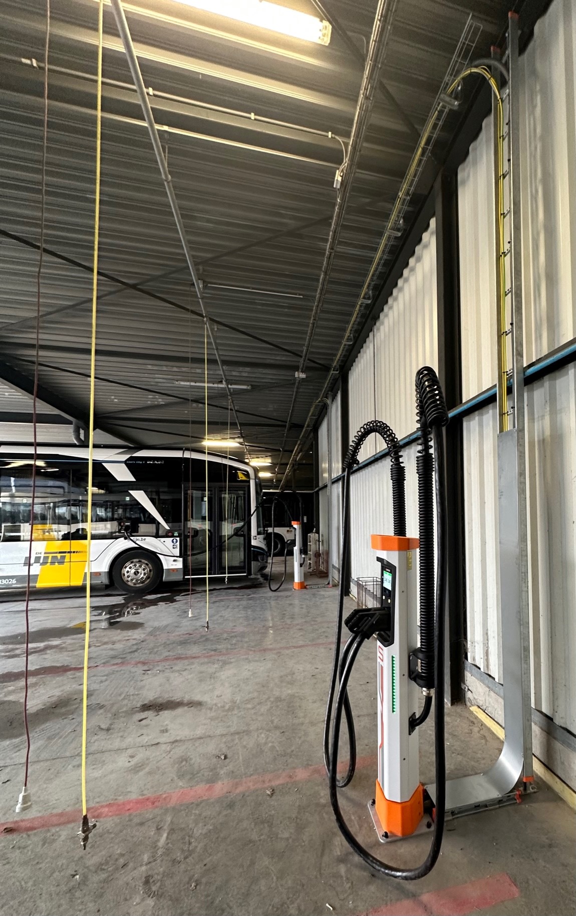 Bus depot De Lijn Vanhoorebeke / Coachpartners te Maldegem 600kW DC charging Kempower.