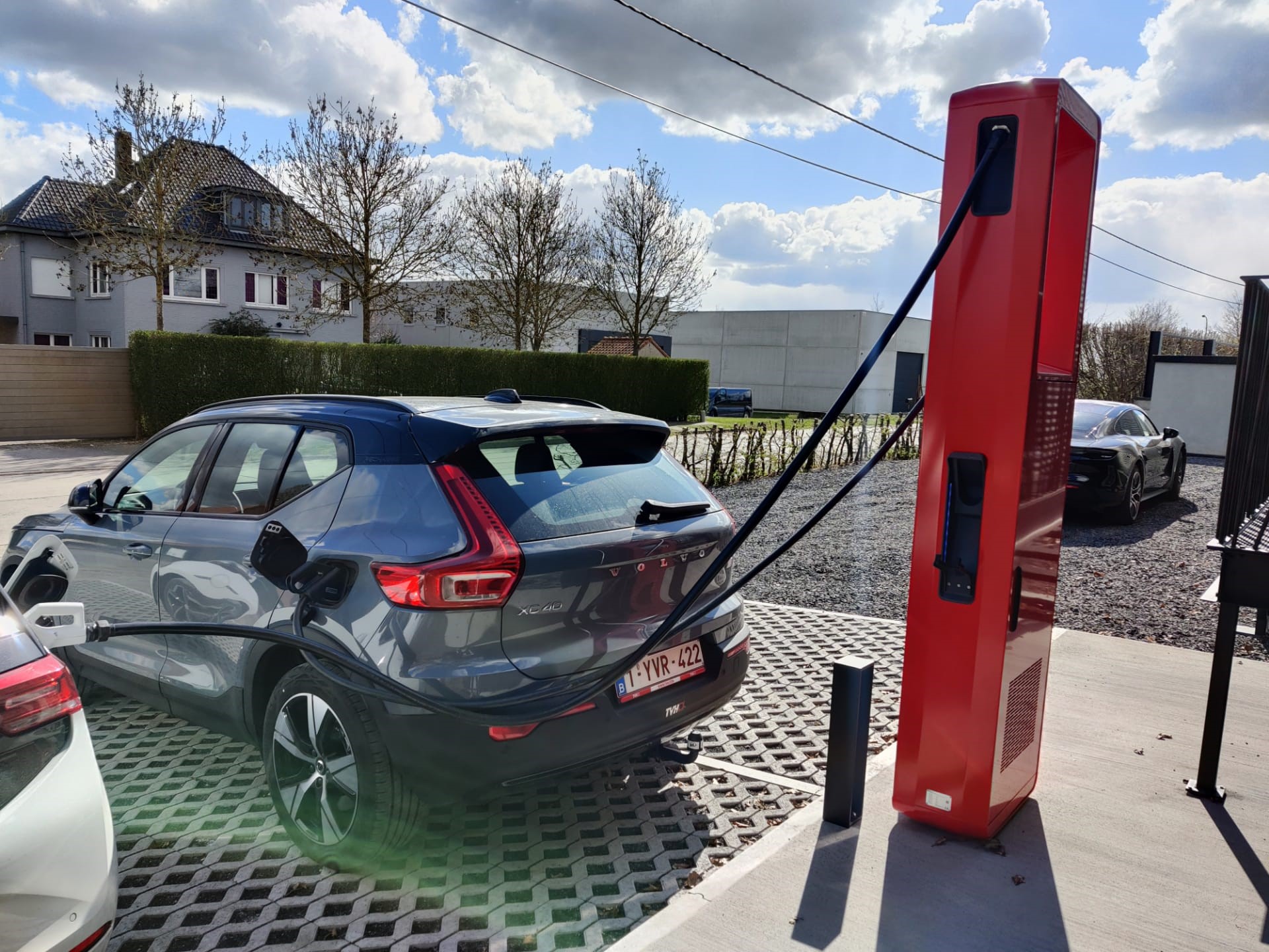 Ultra Fast Charger 350kW by Beologic
